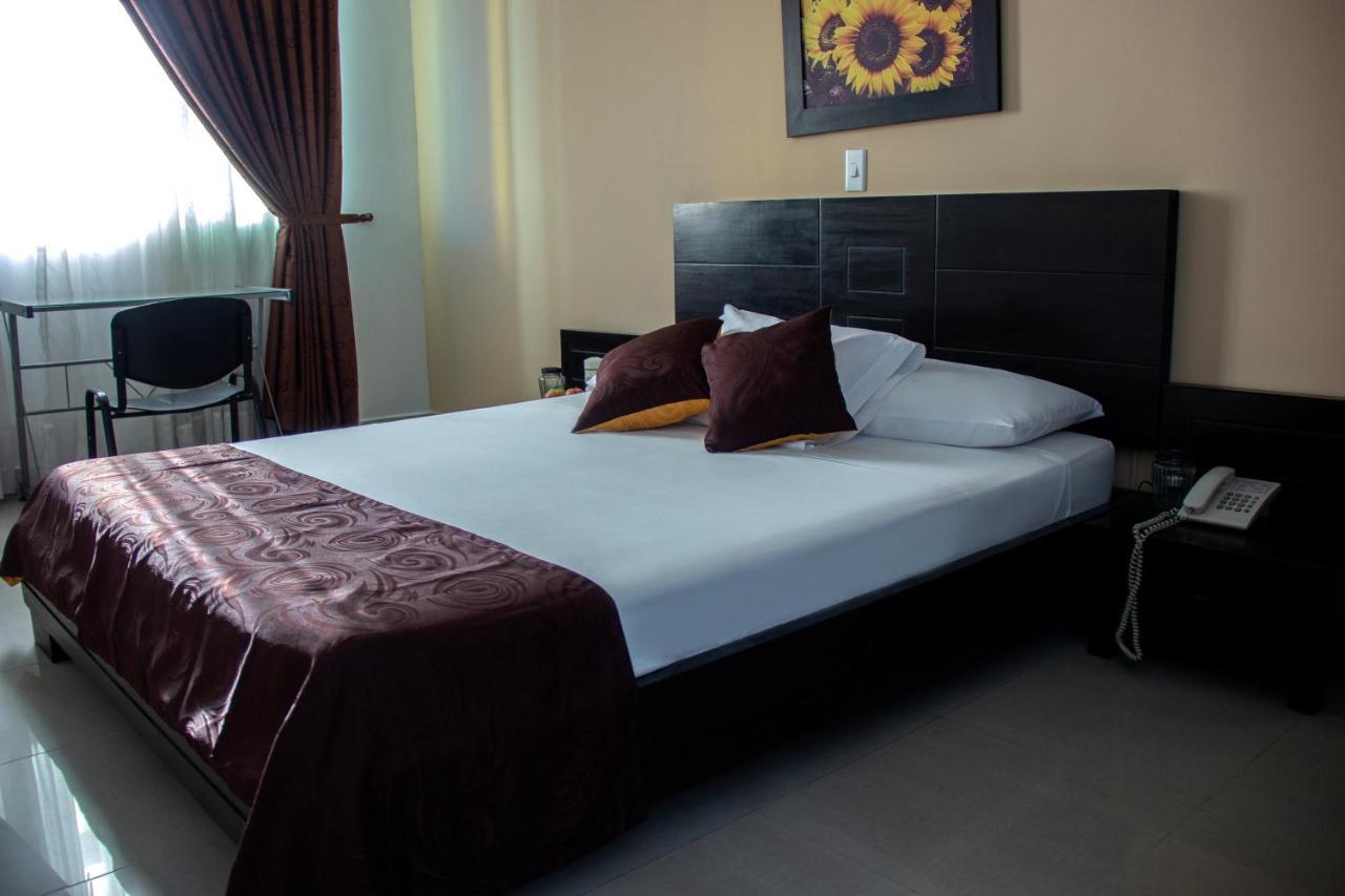 Hotel Plazuela San Ignacio Medellin Bagian luar foto
