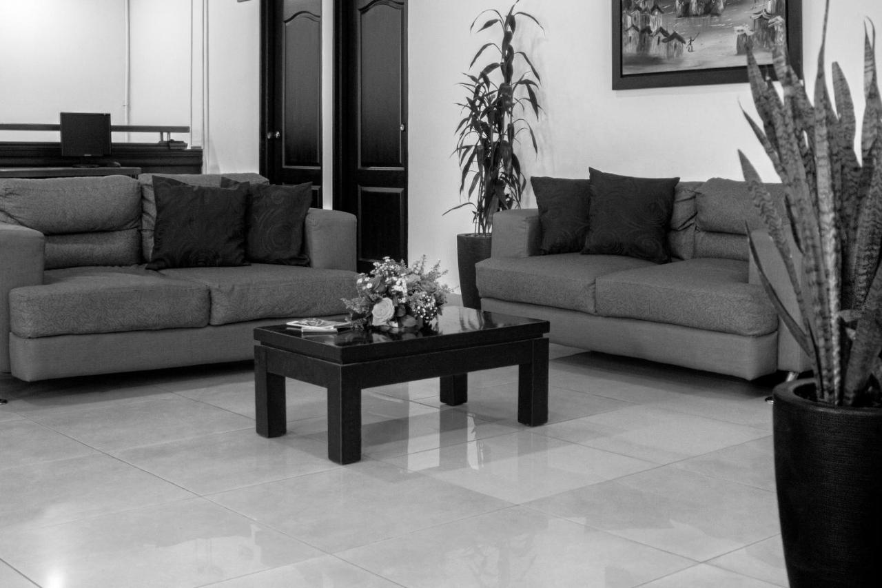Hotel Plazuela San Ignacio Medellin Bagian luar foto