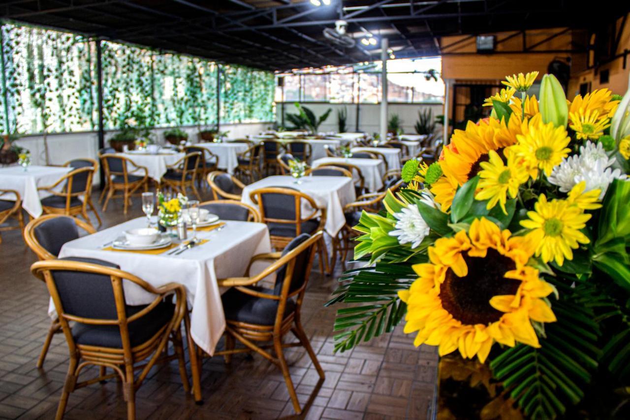 Hotel Plazuela San Ignacio Medellin Bagian luar foto