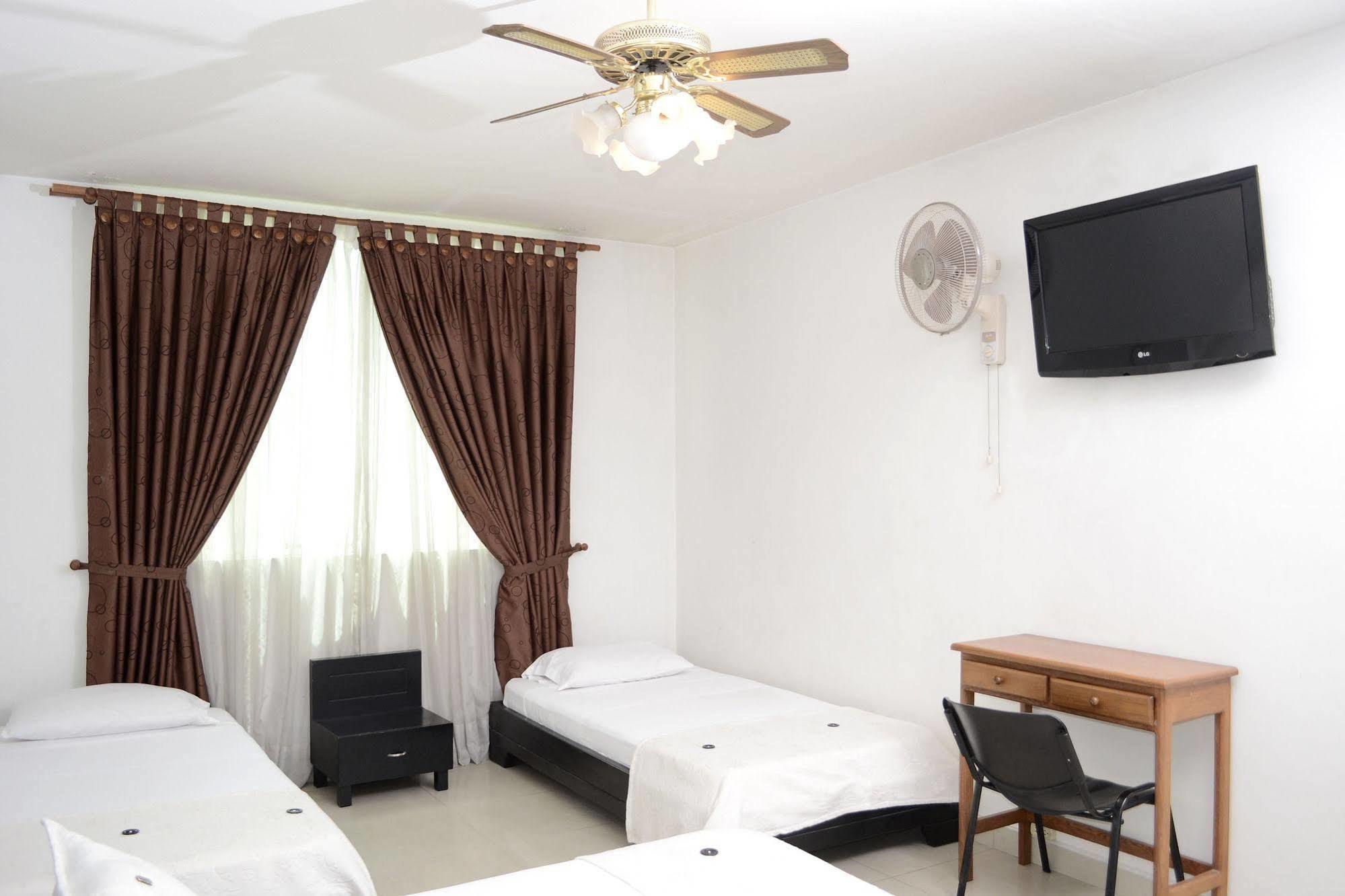 Hotel Plazuela San Ignacio Medellin Bagian luar foto